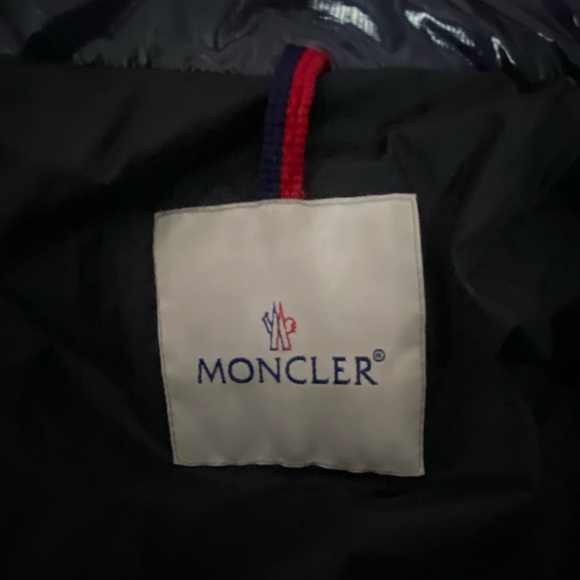 MONCLER short down jacket - Picture 10 of 10